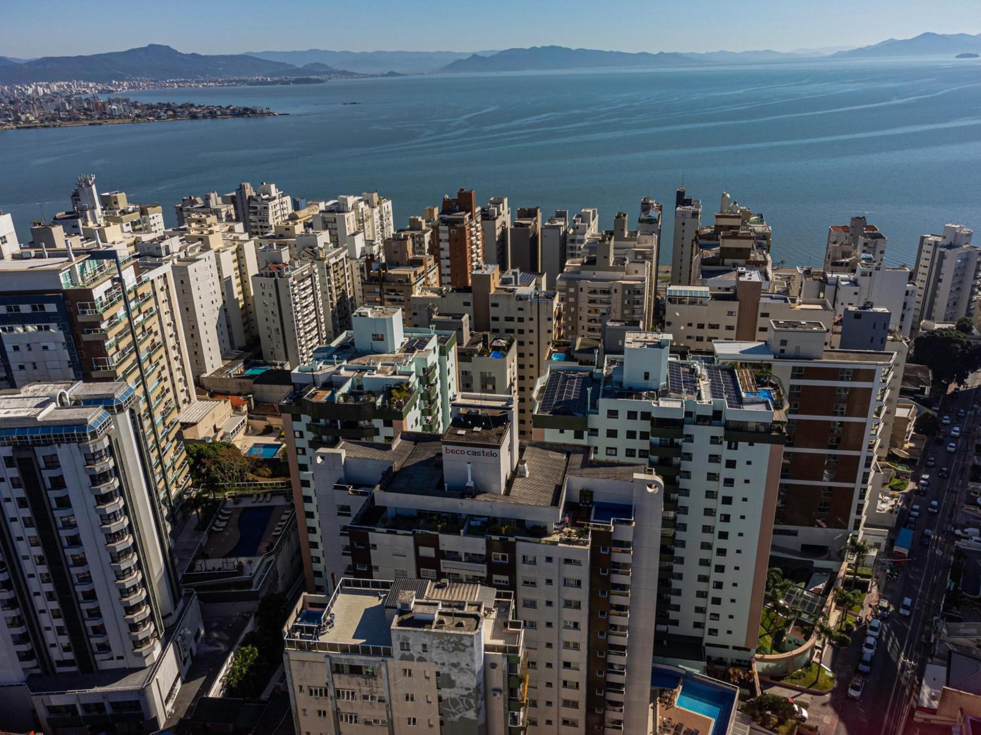 Apartamento Casa-sobrado 1 - Centro De Floripa *